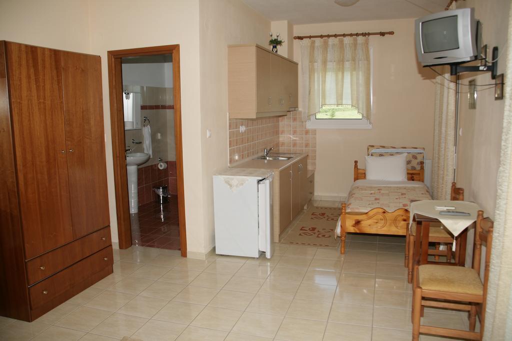 Elanthi Hostel Kastoria Chambre photo