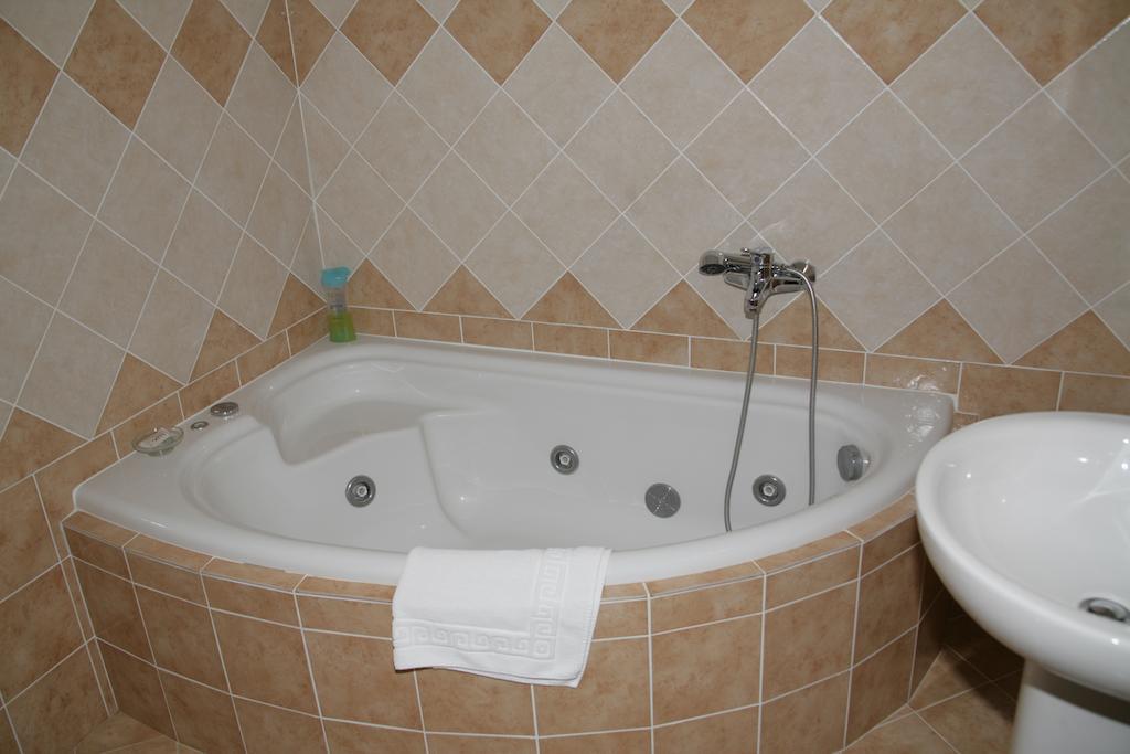 Elanthi Hostel Kastoria Chambre photo