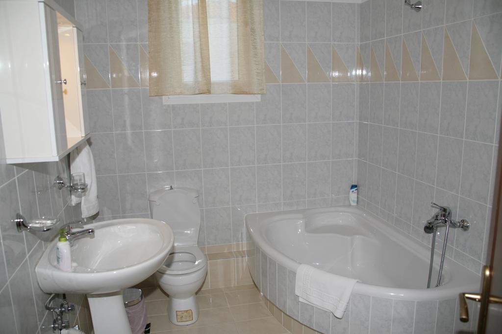 Elanthi Hostel Kastoria Extérieur photo