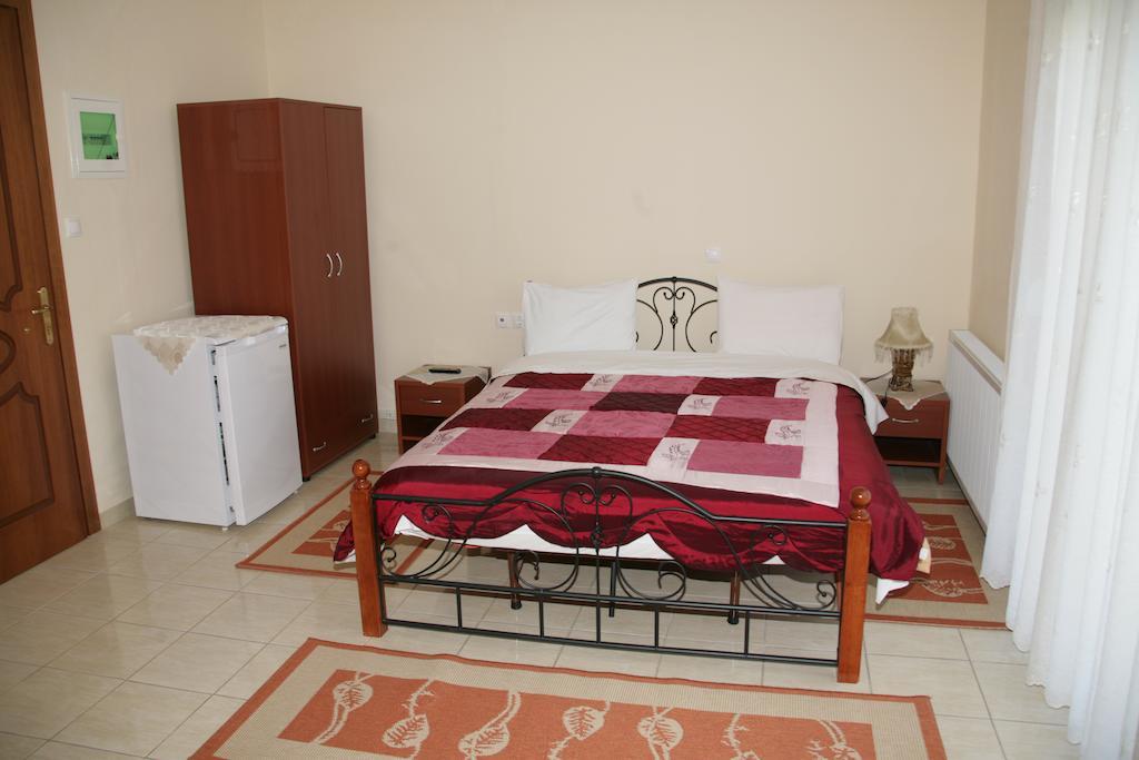 Elanthi Hostel Kastoria Extérieur photo